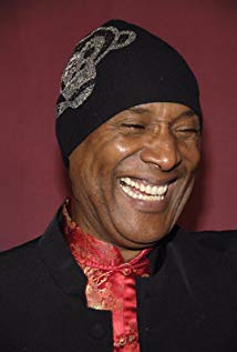 How tall is Paul Mooney?